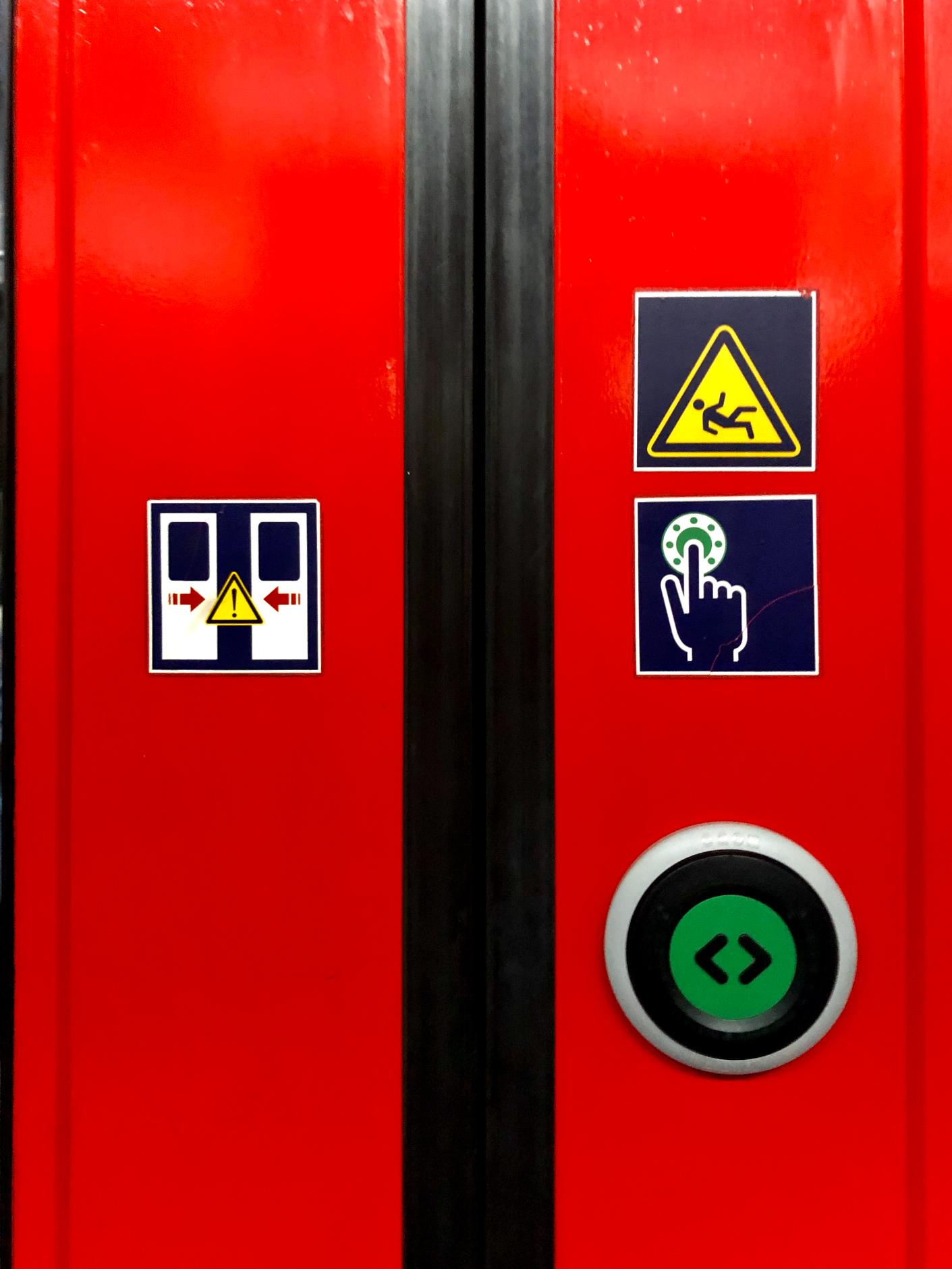 How Custom Labels Can Improve Safety in the Workplace